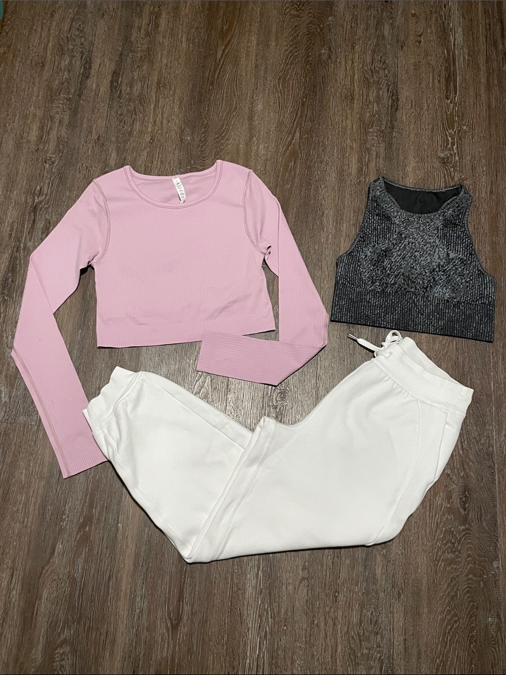 EUC Lululemon Workout Bundle. Size 8